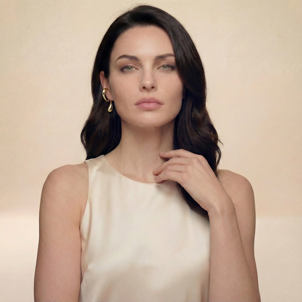 Clip Goccia Eterna placcata oro 18k indossata senza foro