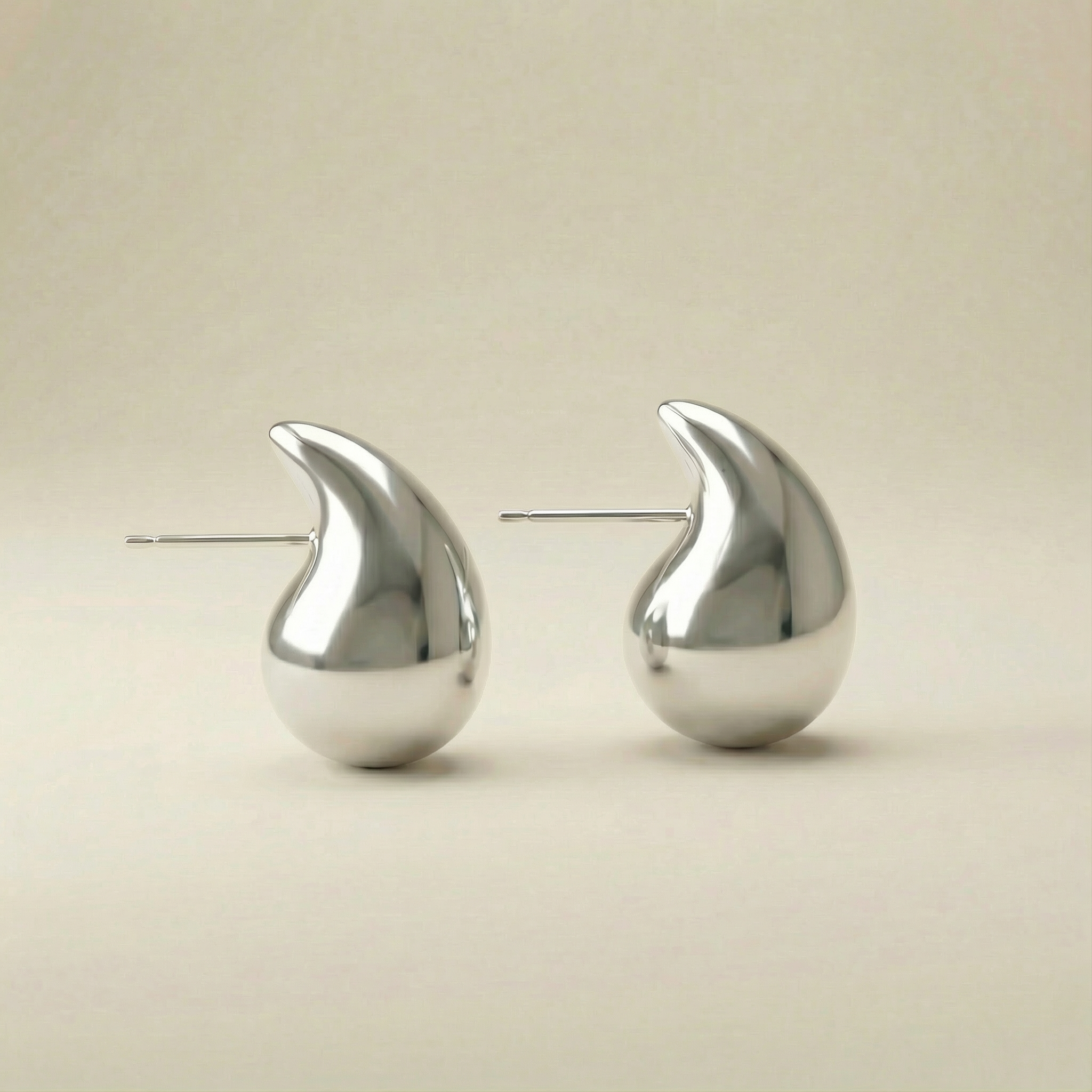 Orecchini Goccia Essenza placcati argento dal design a goccia